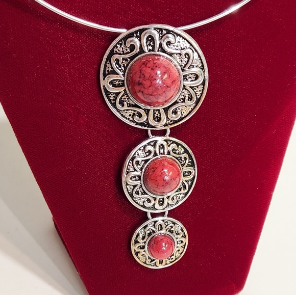 Silvertone & Red Cabachon Choker & Earrings "Costume Jewelry" (Set Of 2) - Picture 3 of 10
